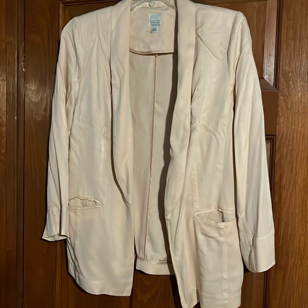 Lauren Conrad size 8 med dusty rose pink blazer.